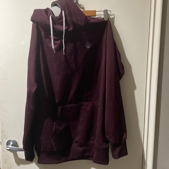 Volcom hoodie maroon size large. Moisture wicking - Picture 1 of 2